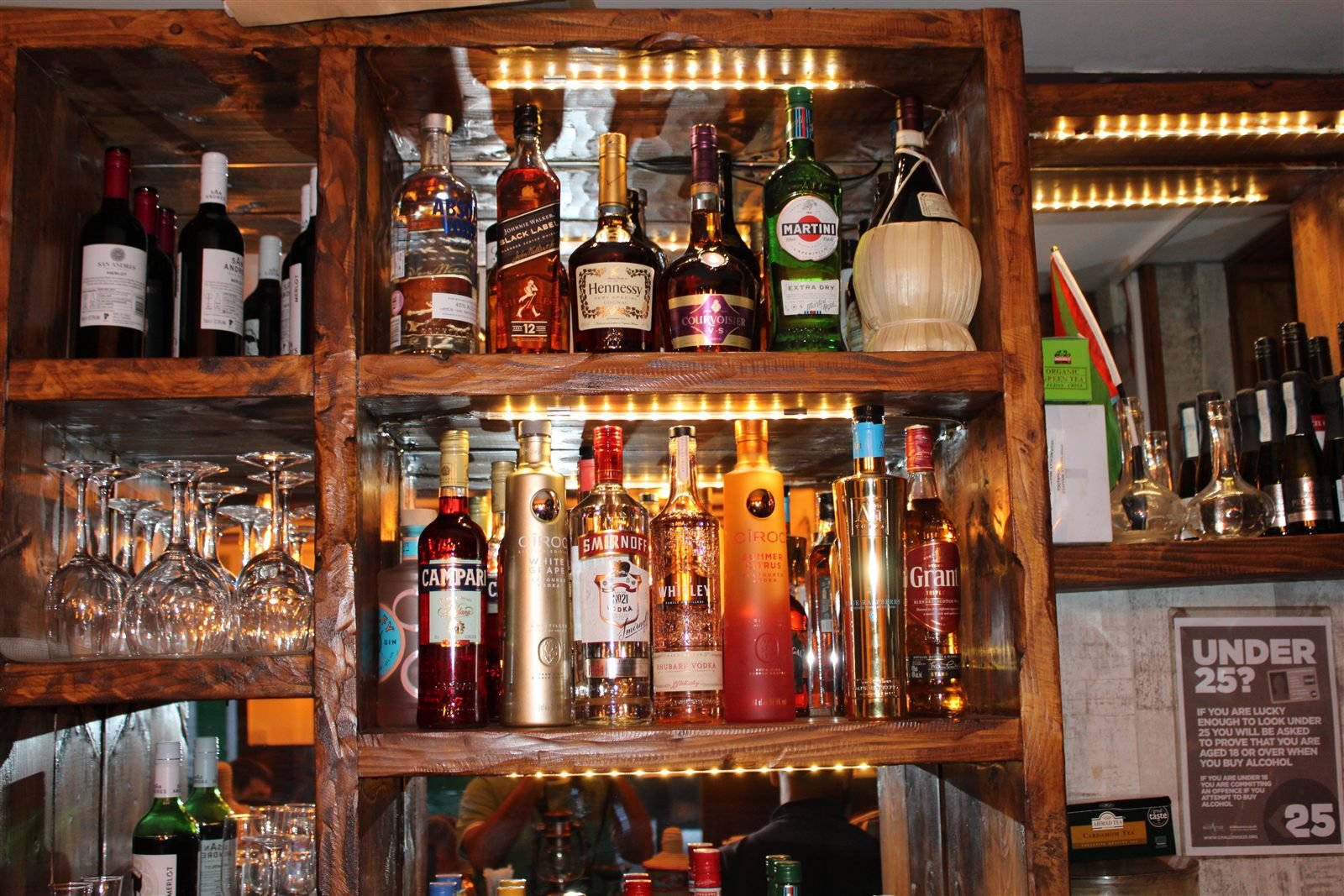 The bar at Asmara Bella